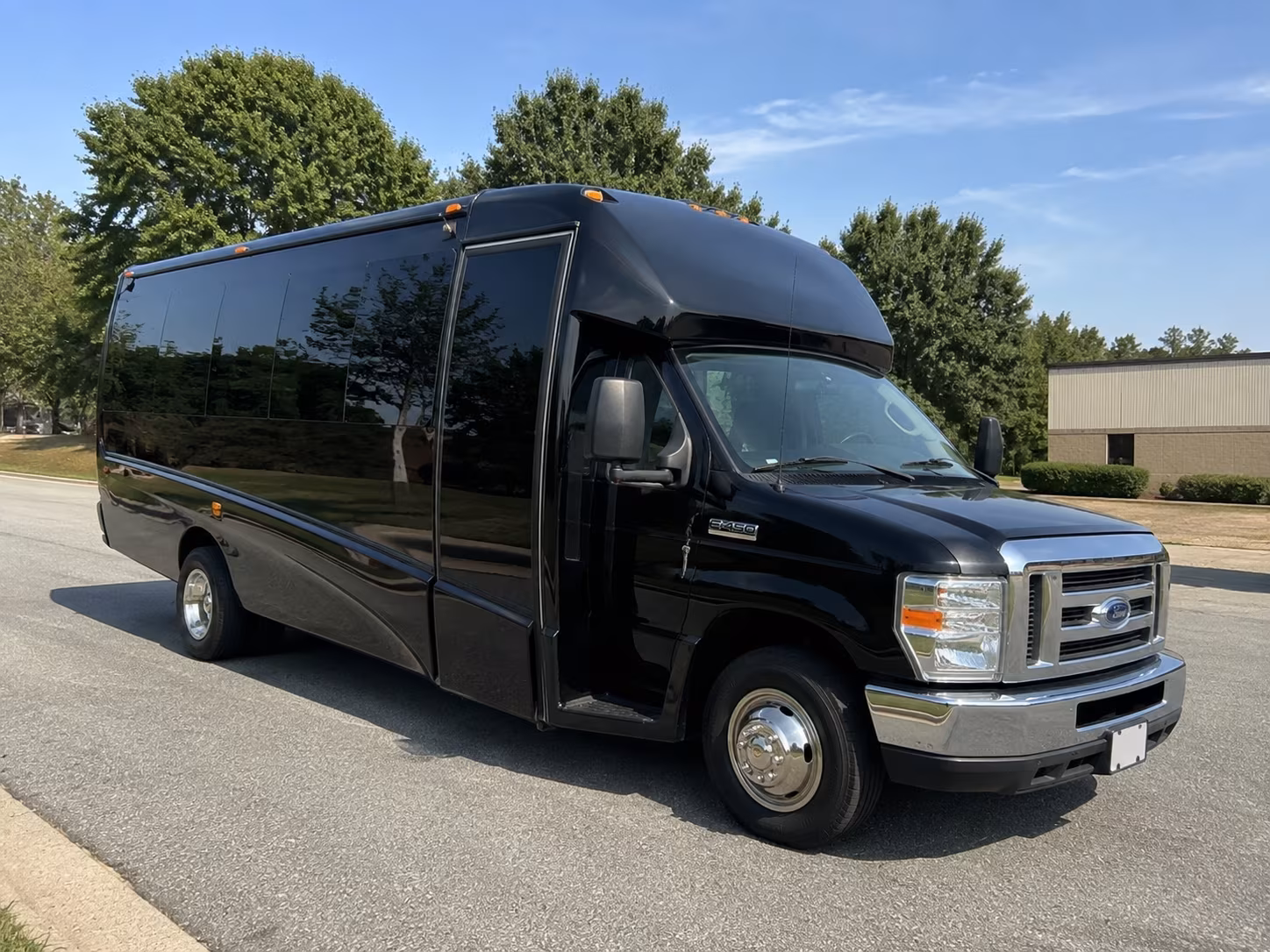 bus rentals for corporate groups and private concert outings in o fallon