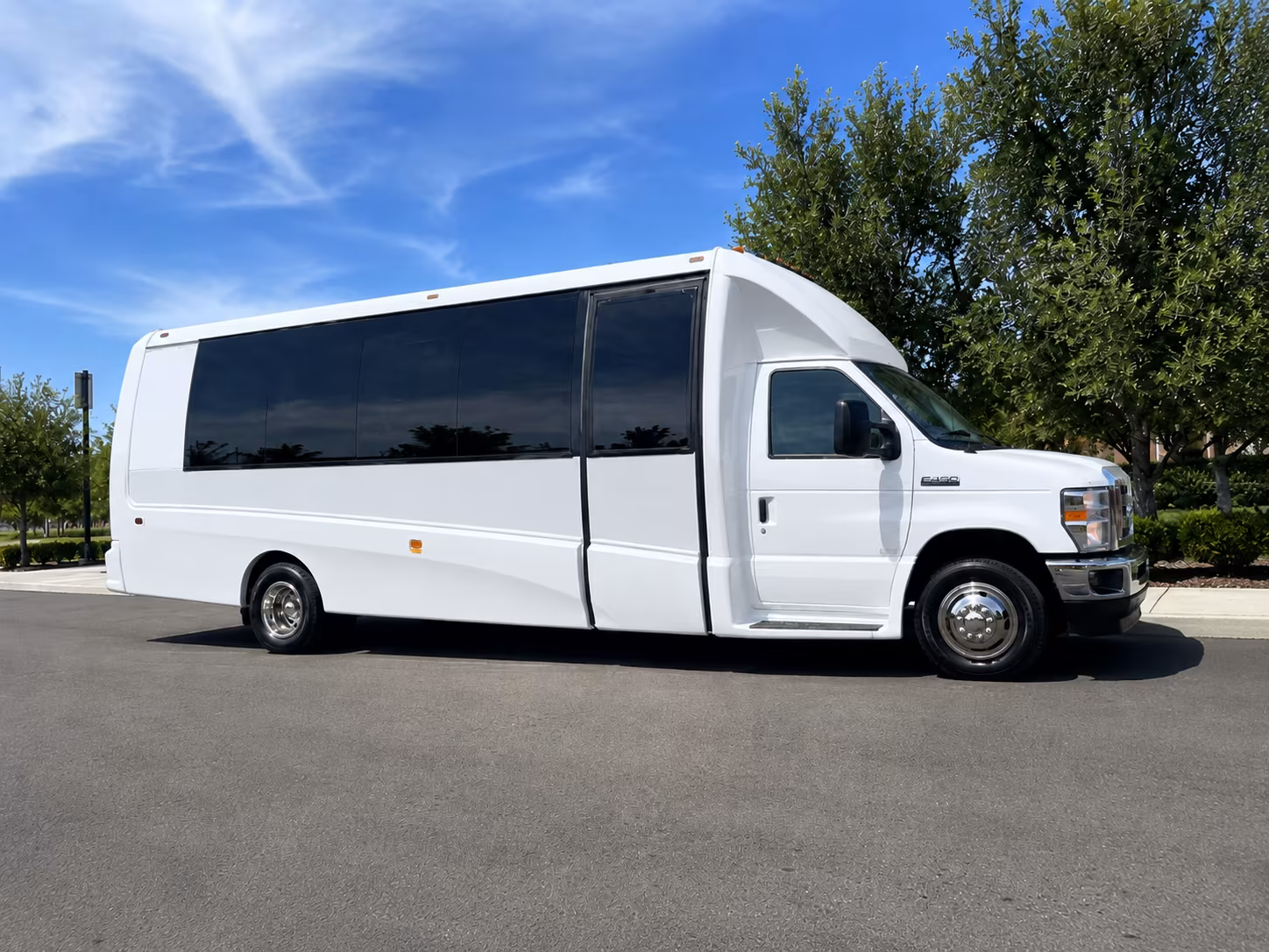 corporate airport transfer buses to st louis lambert international