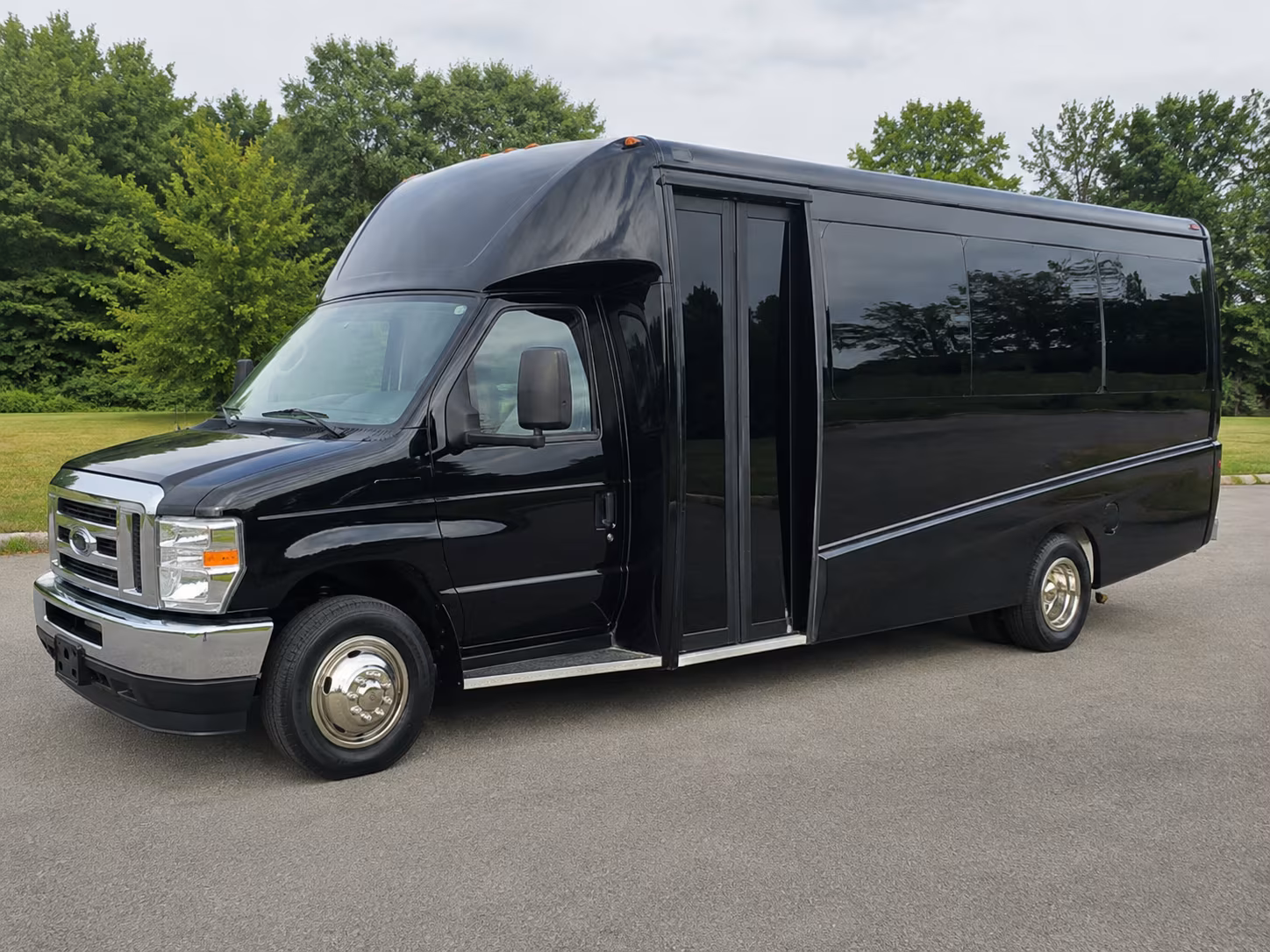 rent a bus in o fallon for prom night dinner and downtown st louis